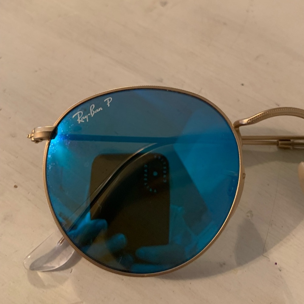 Blue round Ray Ban polarized Sunglasses